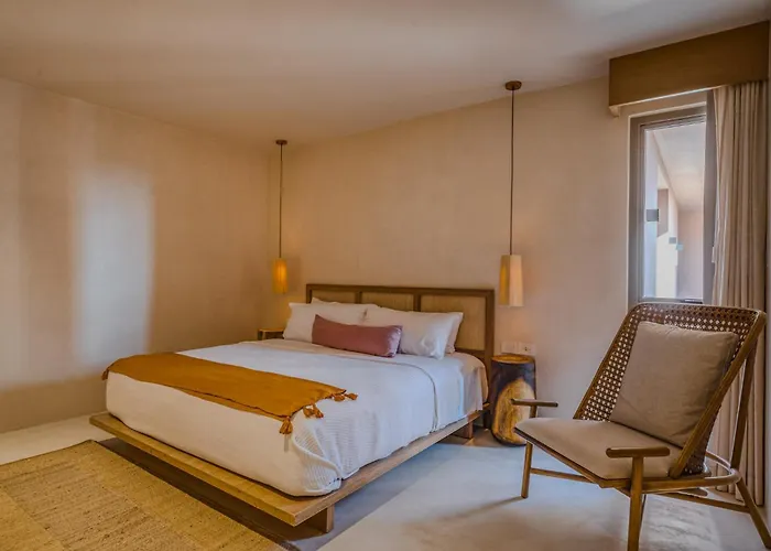 Heavenly 3br Ph W Private Pool, Gym, Yoga Class Apartment