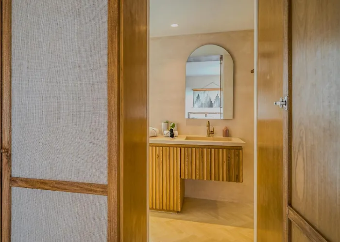 Heavenly 3br Ph W Private Pool, Gym, Yoga Class Apartment