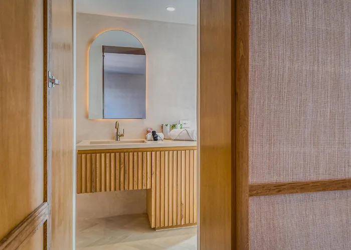 Heavenly 3br Ph W Private Pool, Gym, Yoga Class Apartment
