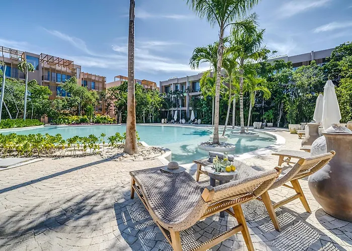 Heavenly 3br Ph W Private Pool, Gym, Yoga Class Apartment